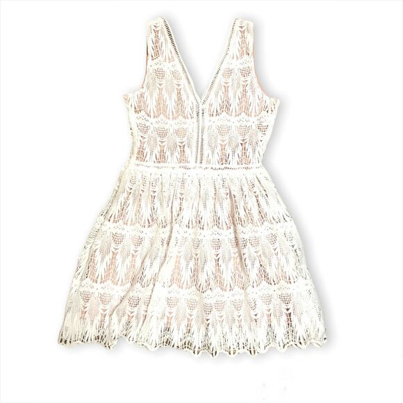 Lucca Couture NEW White Lace Overlay Sleeveless V Neck Fit Flare Dress Fairy - Picture 3 of 5